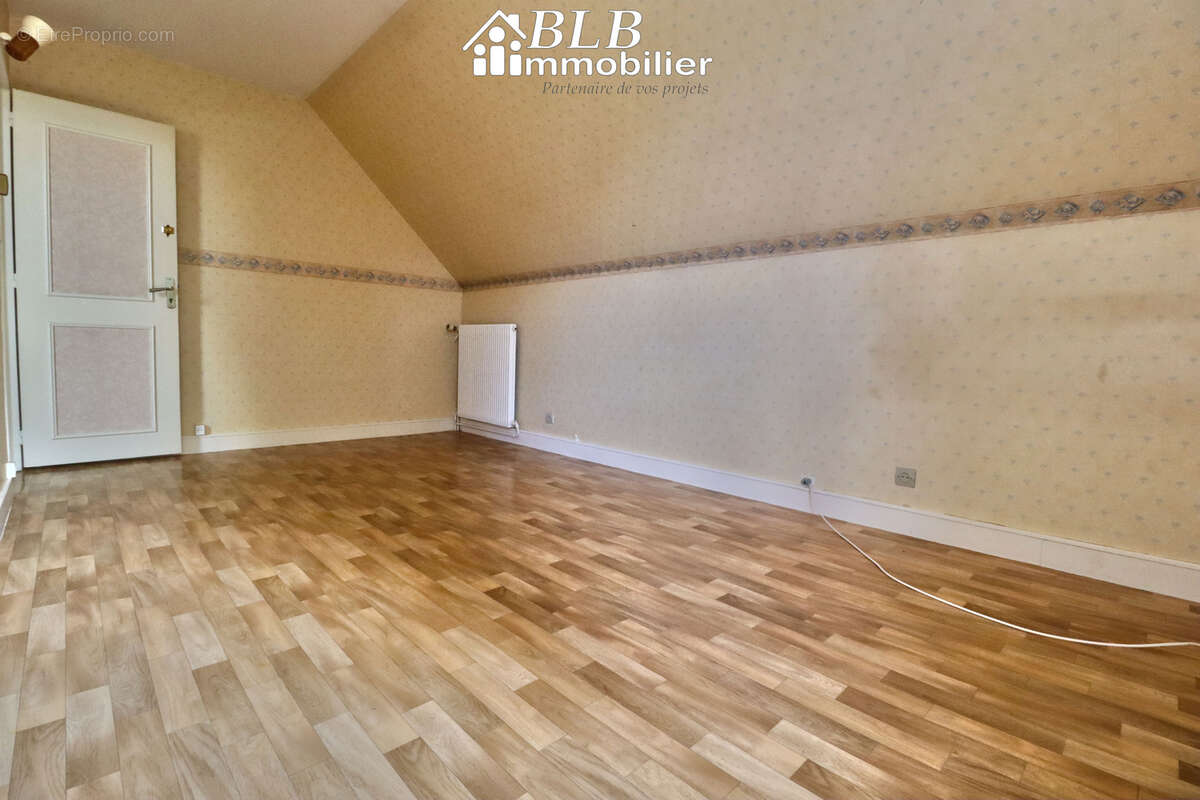 Maison à LE PERRAY-EN-YVELINES