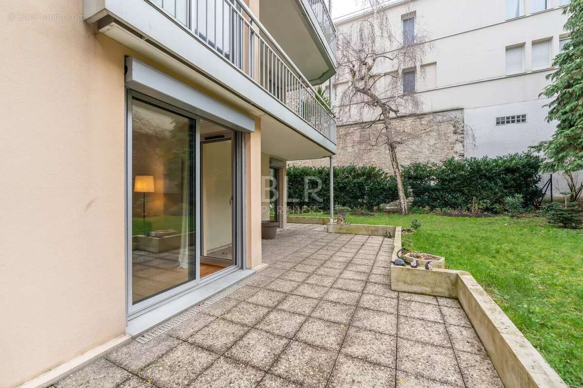 Appartement à PARIS-20E