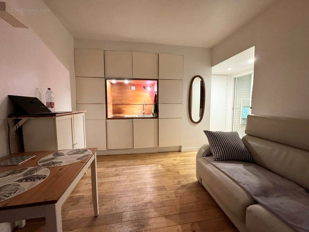 Appartement à PARIS-15E
