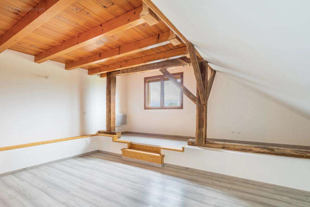 Maison à MONTHION