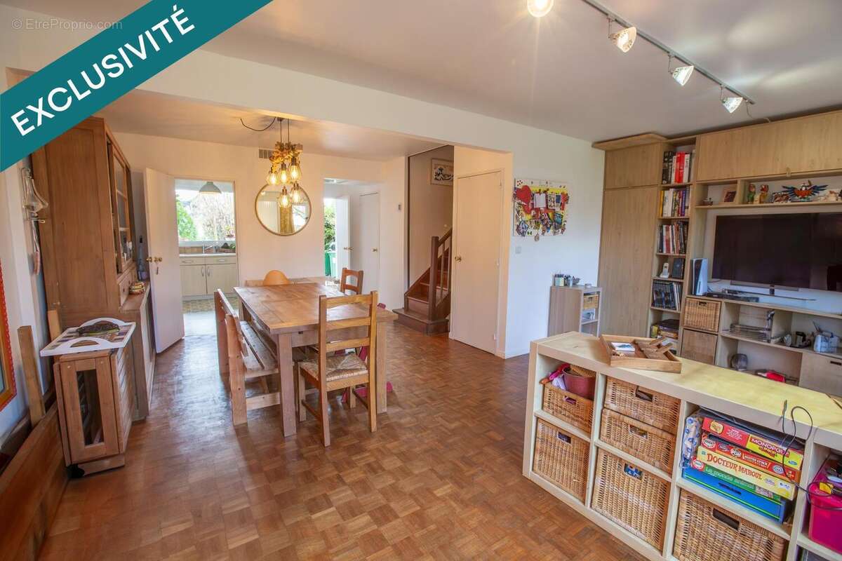 Photo 4 - Maison à LE MESNIL-SAINT-DENIS