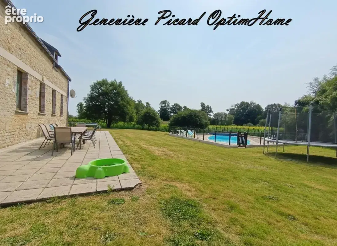 Propriété d'exception de 370 m2 à Pluméliau-Bieuzy avec piscine extérieure chauffée sur 6700 m2 de verdure - photo 4