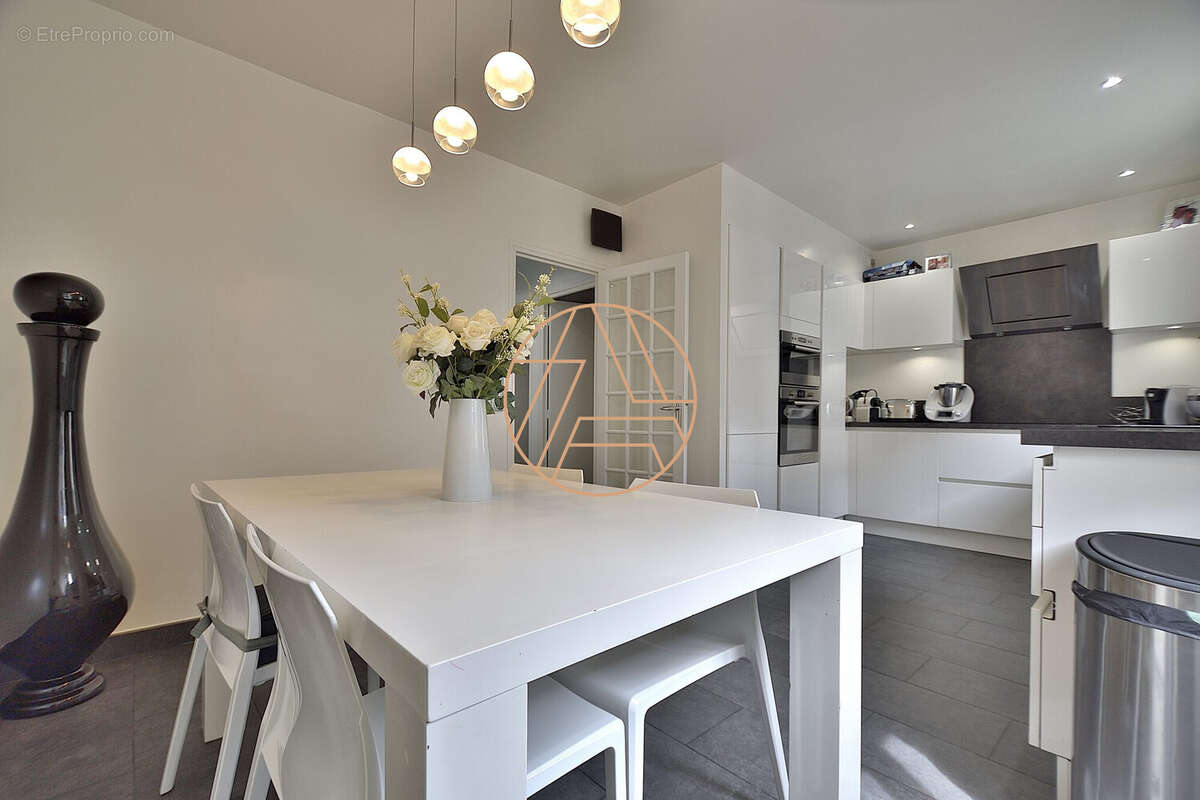 Appartement à SAINT-MAUR-DES-FOSSES