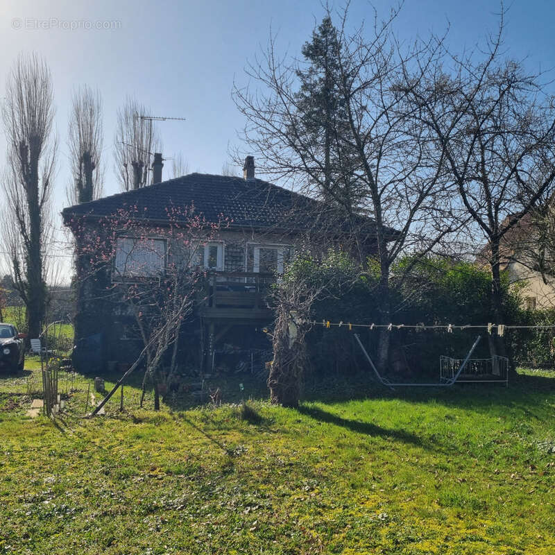 Maison à MONTGIVRAY