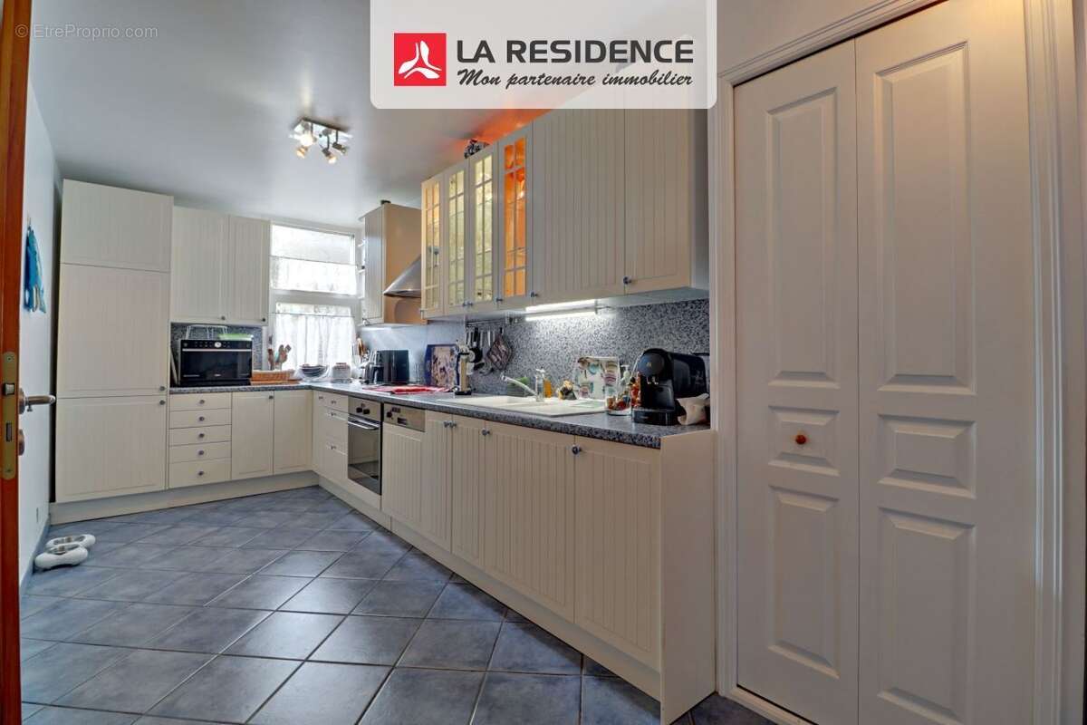 Maison à JOUY-LE-MOUTIER