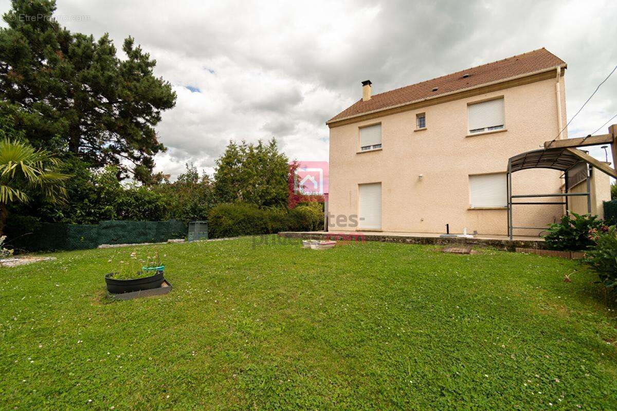 MAREUIL-LÈS-MEAUX  Maison récente 4 chambres avec jardin de 600 m² - photo 7