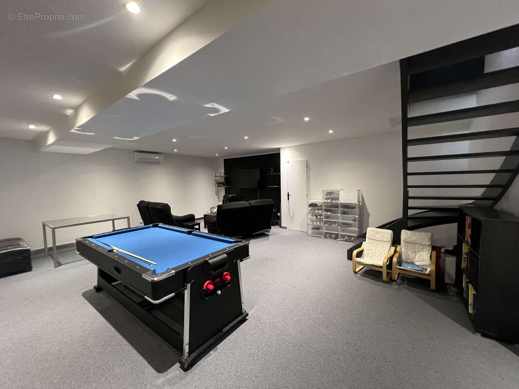 Maison à SAINT-LAURENT-DU-PAPE