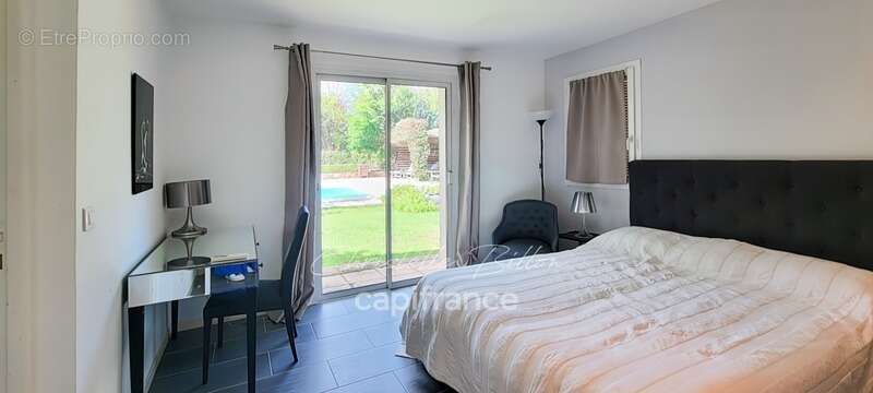 Villa d'exception 215 m² à Marina di Fiori – Calme absolu, piscine et climatisation - photo 11