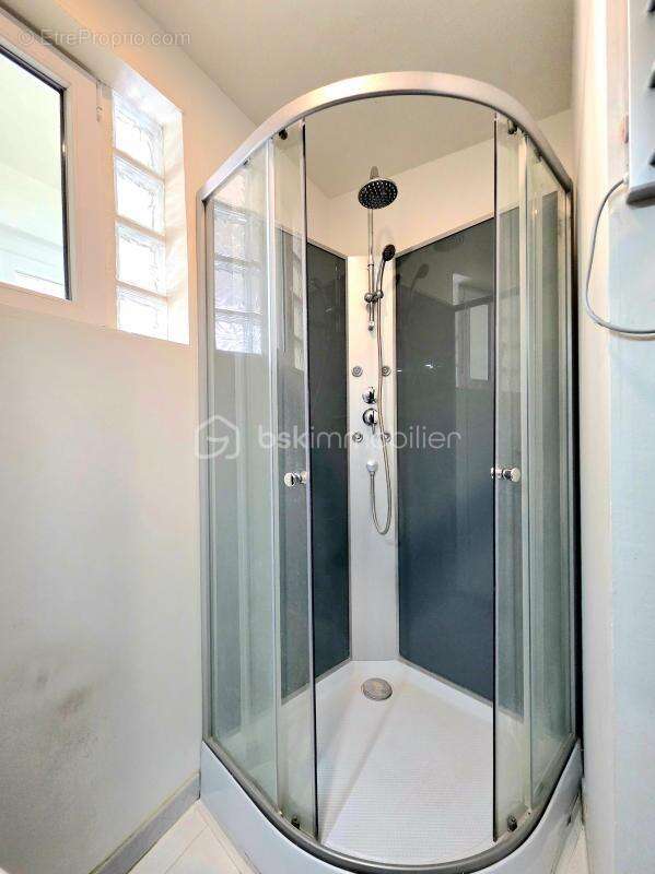 Appartement à VALREAS