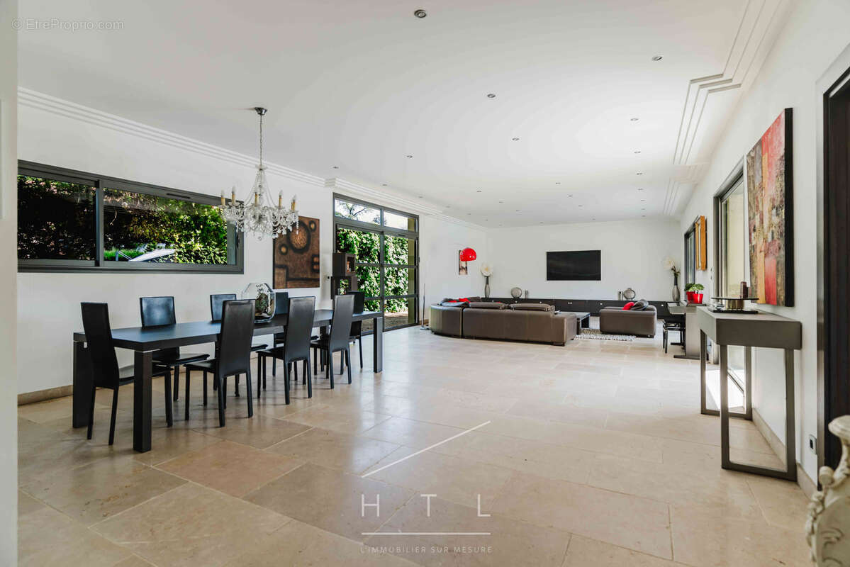 Maison contemporaine de 420 m2 avec piscine à Écully - photo 6