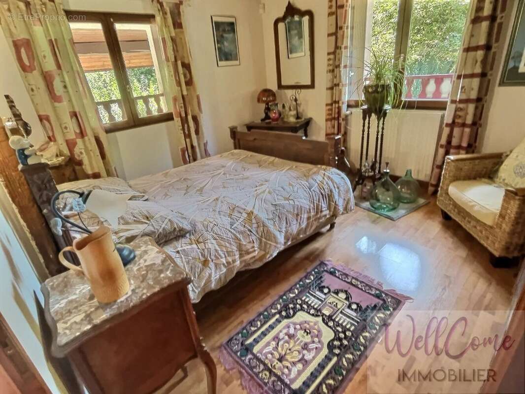 Maison à SAINT-THIBAUD-DE-COUZ