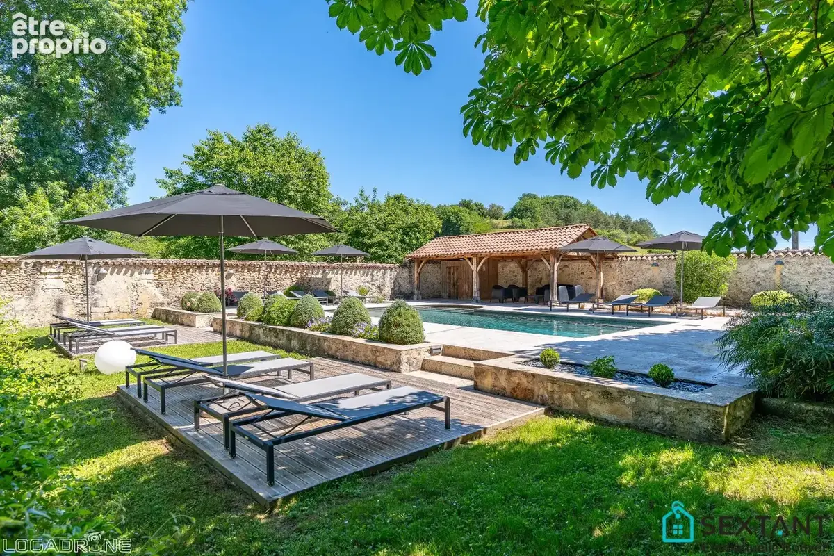 A 15 min de Bergerac, superbe propriété en pierre rénovée sur plus de 3 HA, 4 habitations, grange, superbe espace piscine - photo 5