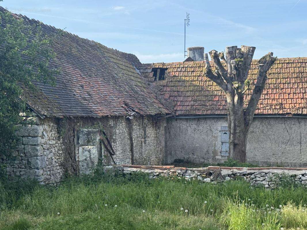 Maison 120 m² à Saint-Hilaire-Sur-Benaize  - photo 7