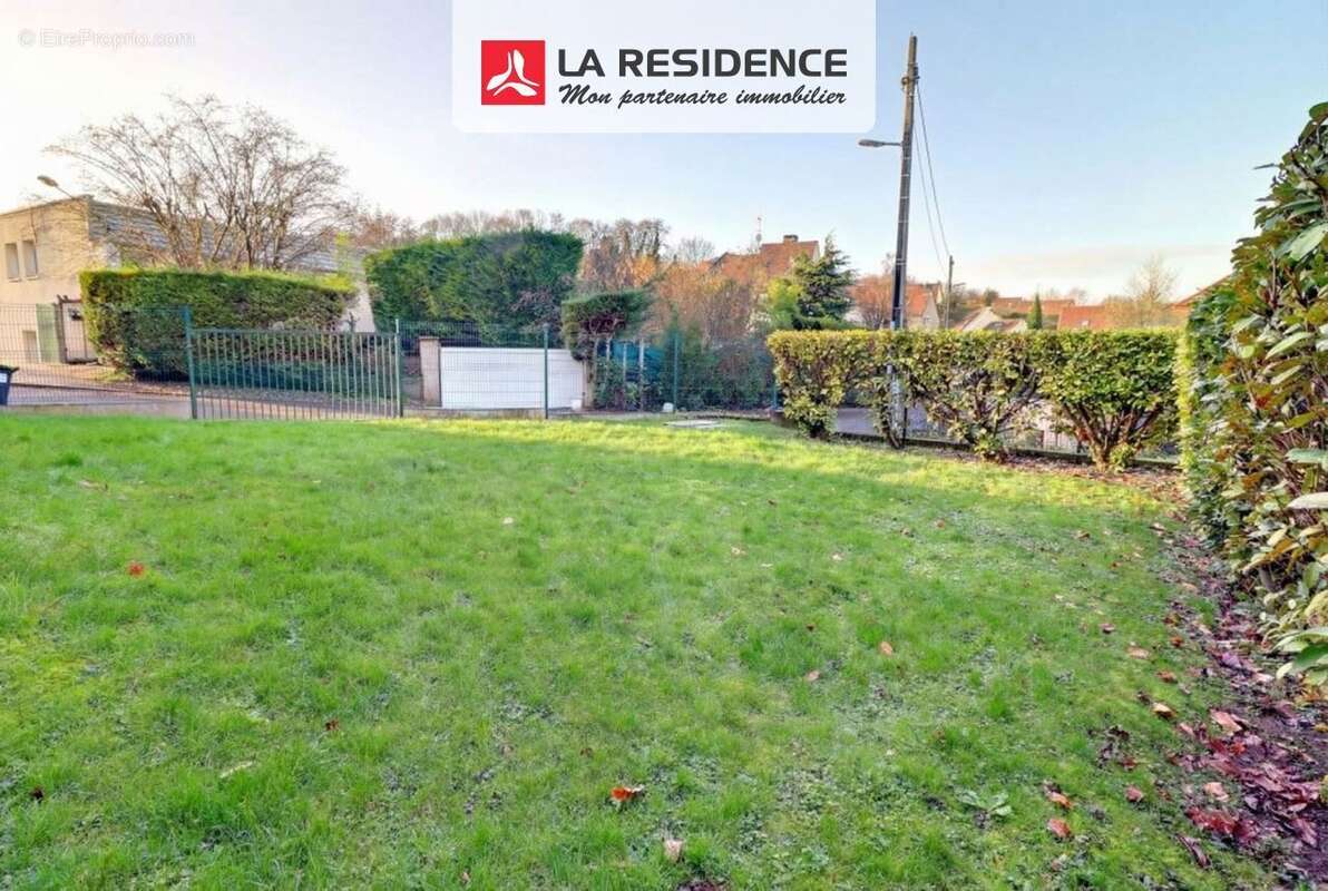 Maison à MAURECOURT