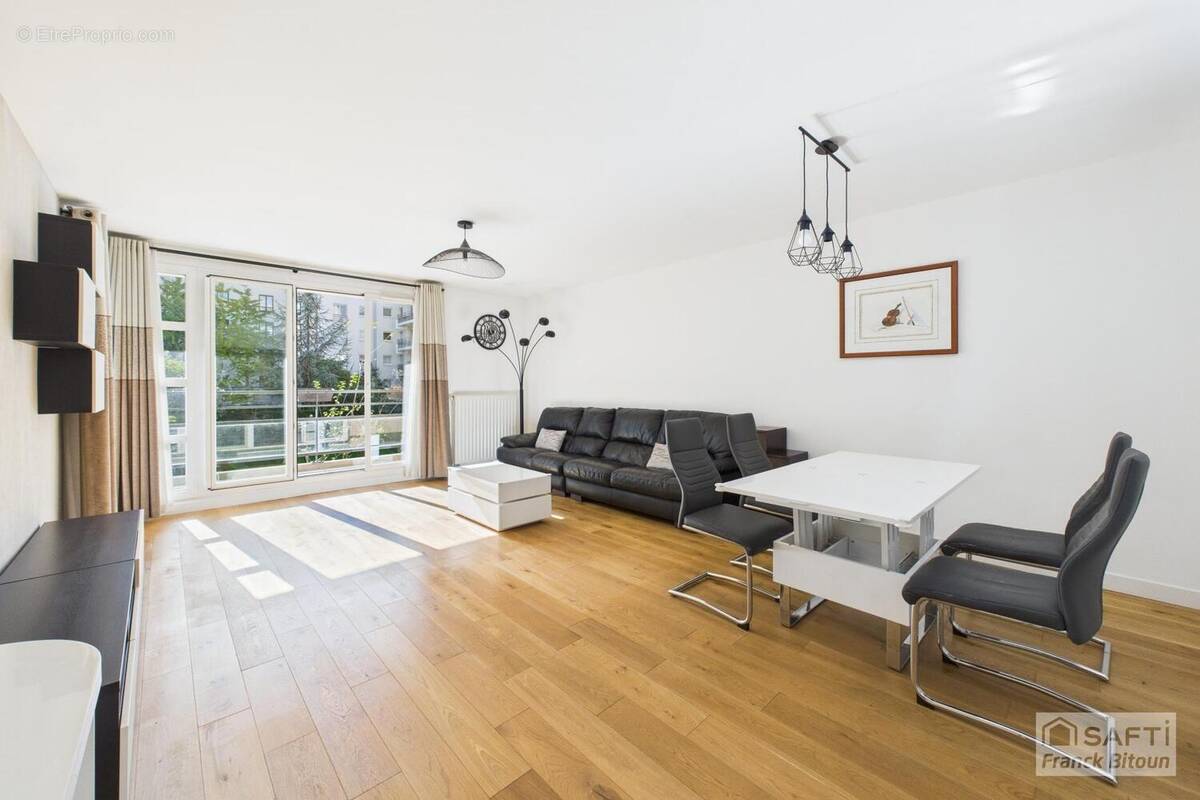 Photo 1 - Appartement à COURBEVOIE