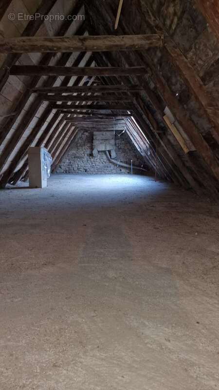 Maison à ENTRAYGUES-SUR-TRUYERE