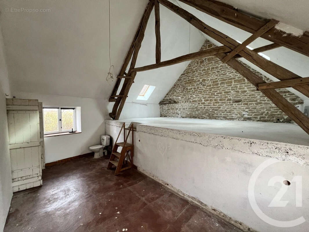 Maison à SAINT-PIERRE-DU-MONT