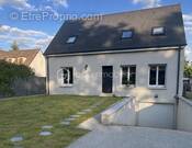 Maison à CERNY