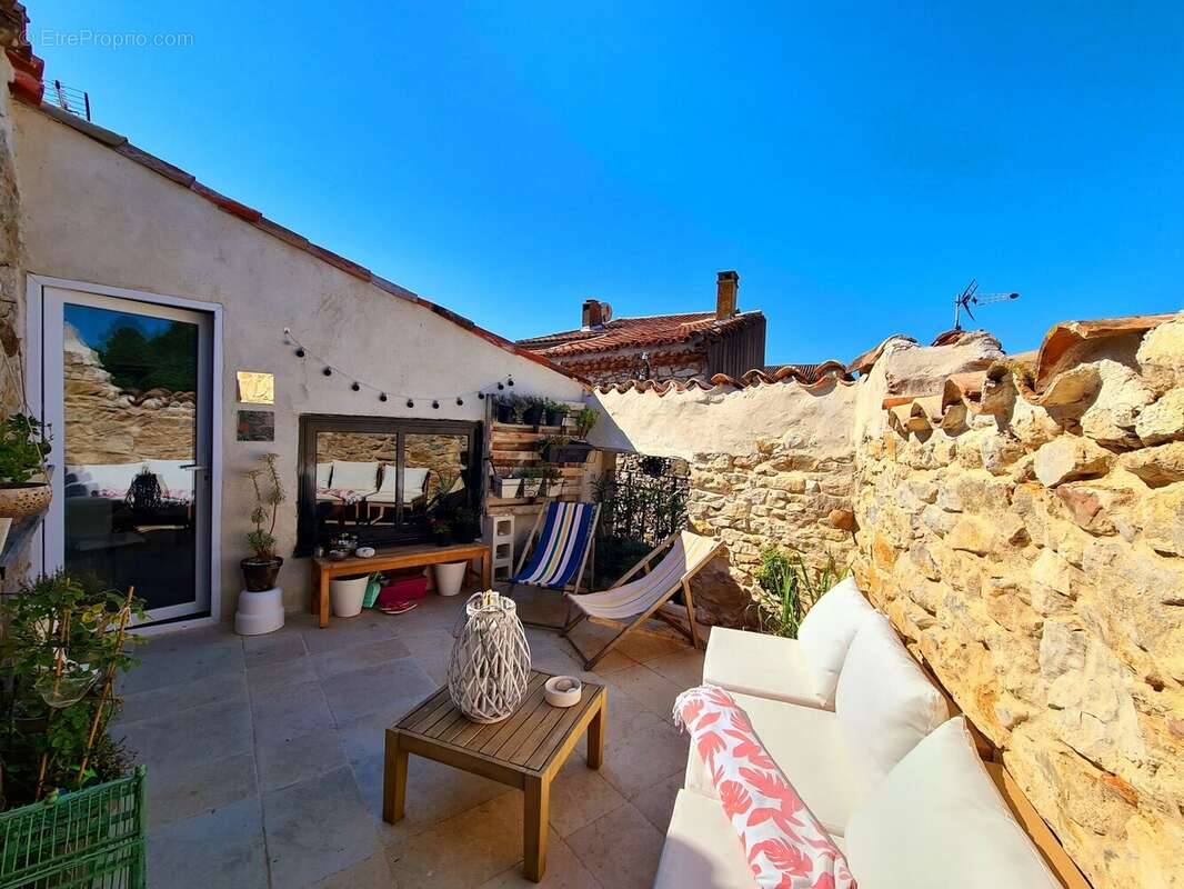 Maison à SAINT-CHINIAN