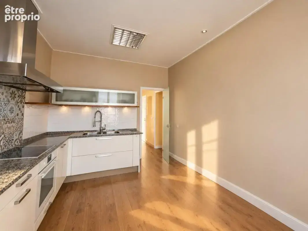 Appartement T4 de 132,6 m² avec terrasse – Le Mans centre - photo 4