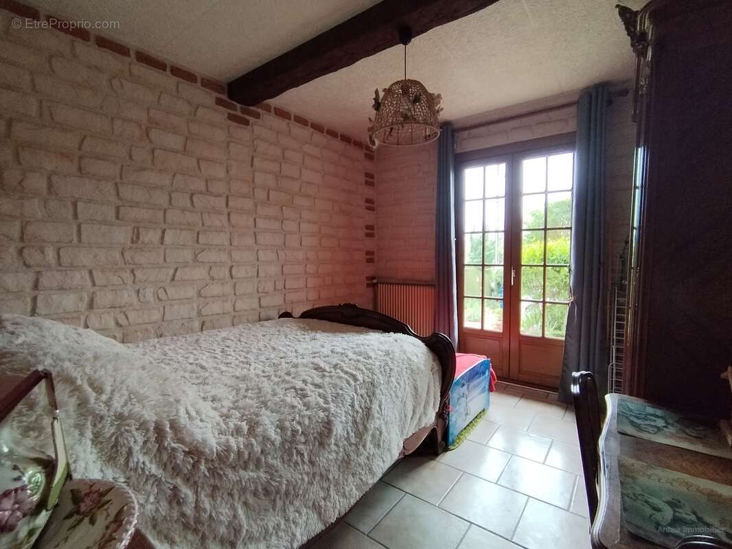 Maison à ESTISSAC