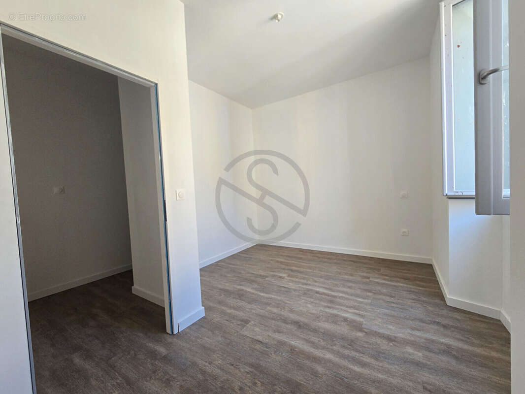 Superbe duplex rénové en plein coeur de Saint-Étienne-de-Saint-Geoirs - photo 8