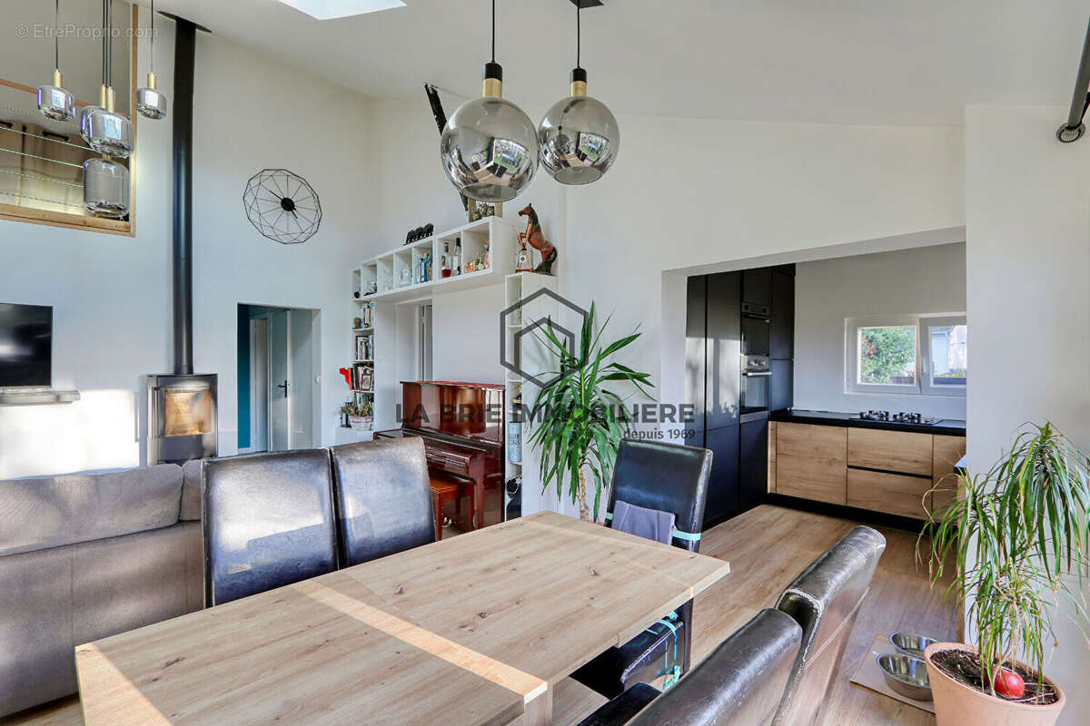 Maison à BOUSSY-SAINT-ANTOINE