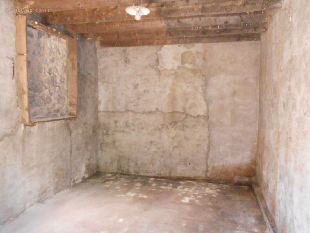 Maison à rénover avec 2 appartements indépendant + garage et ateliers - photo 16