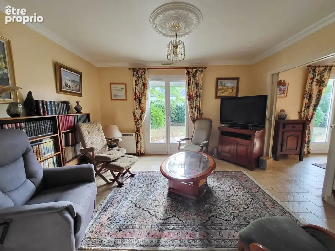 Maison néo-bretonne de plain-pied à vendre 8 pièces PLOMODIERN (29) - photo 9