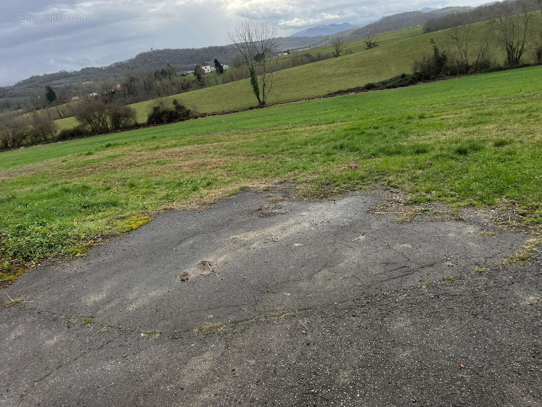 Terrain à AROUE-ITHOROTS-OLHAIBY