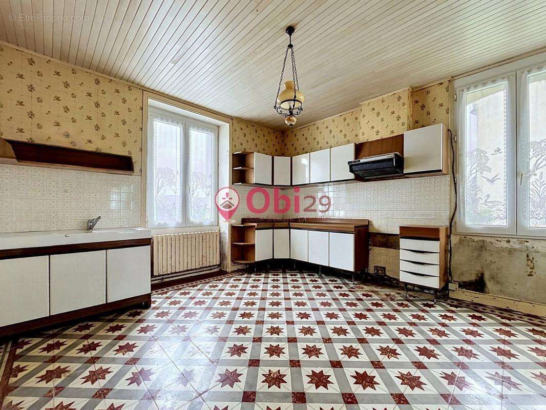 Maison à PLOMODIERN