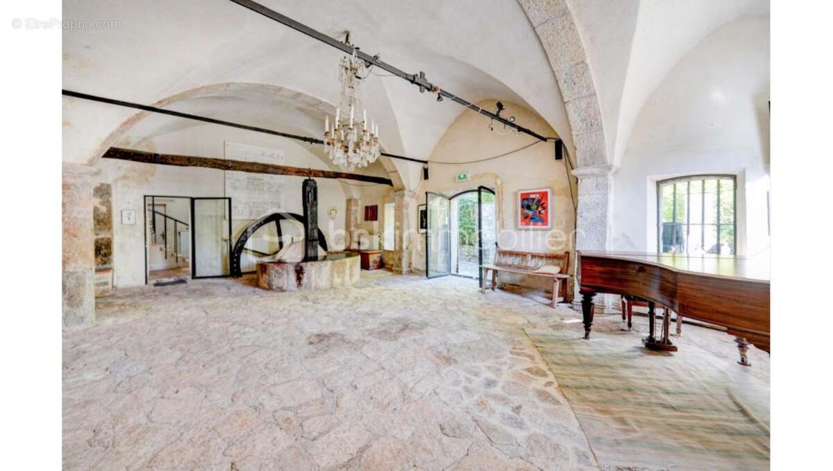 Maison à ENTRECASTEAUX