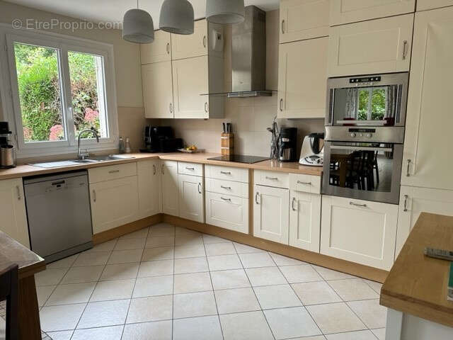 Maison à BURES-SUR-YVETTE