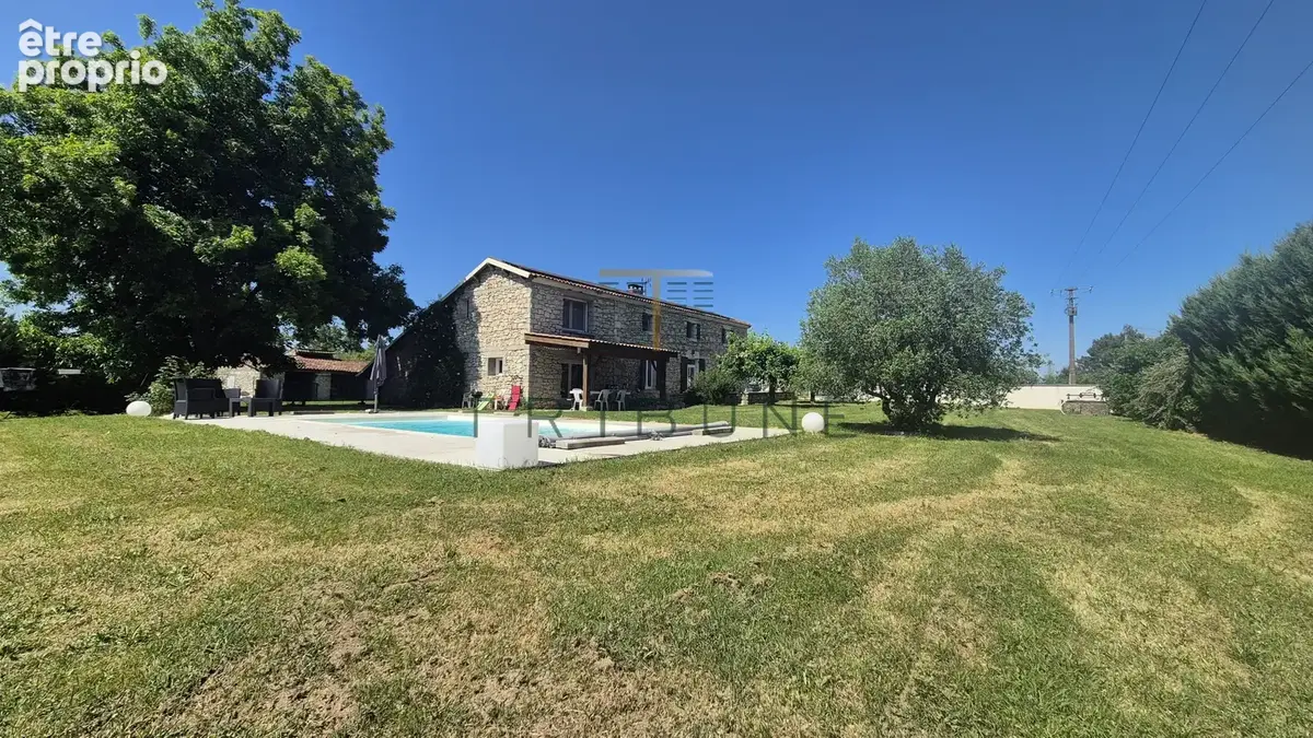 Maison à SAINTE-COLOMBE-EN-BRUILHOIS