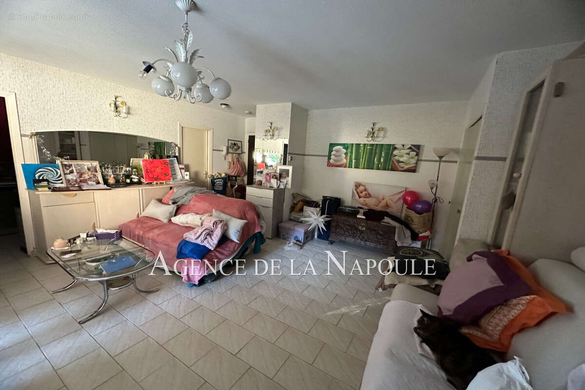 Appartement à MANDELIEU-LA-NAPOULE