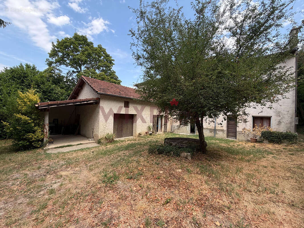 A vendre ferme de 190m² avec terrain de 11000m² - photo 3