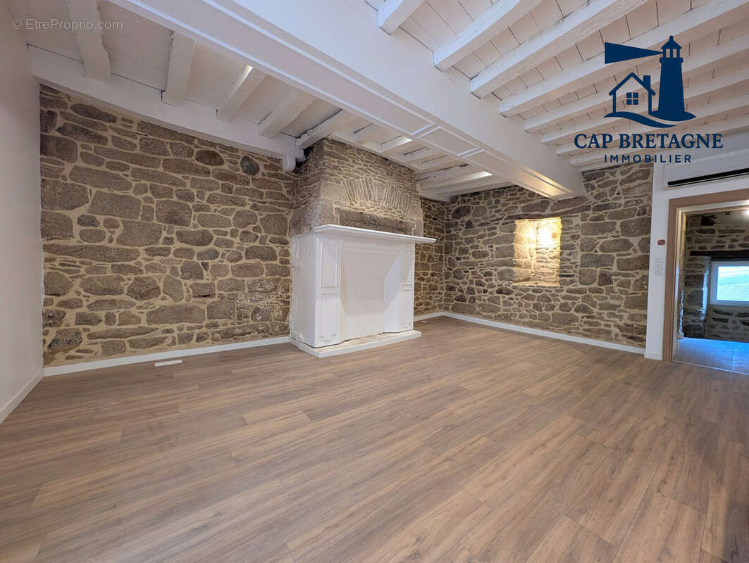 Maison à QUINTIN