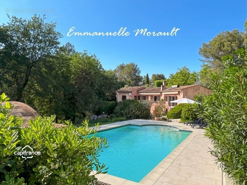 Maison à BAGNOLS-EN-FORET