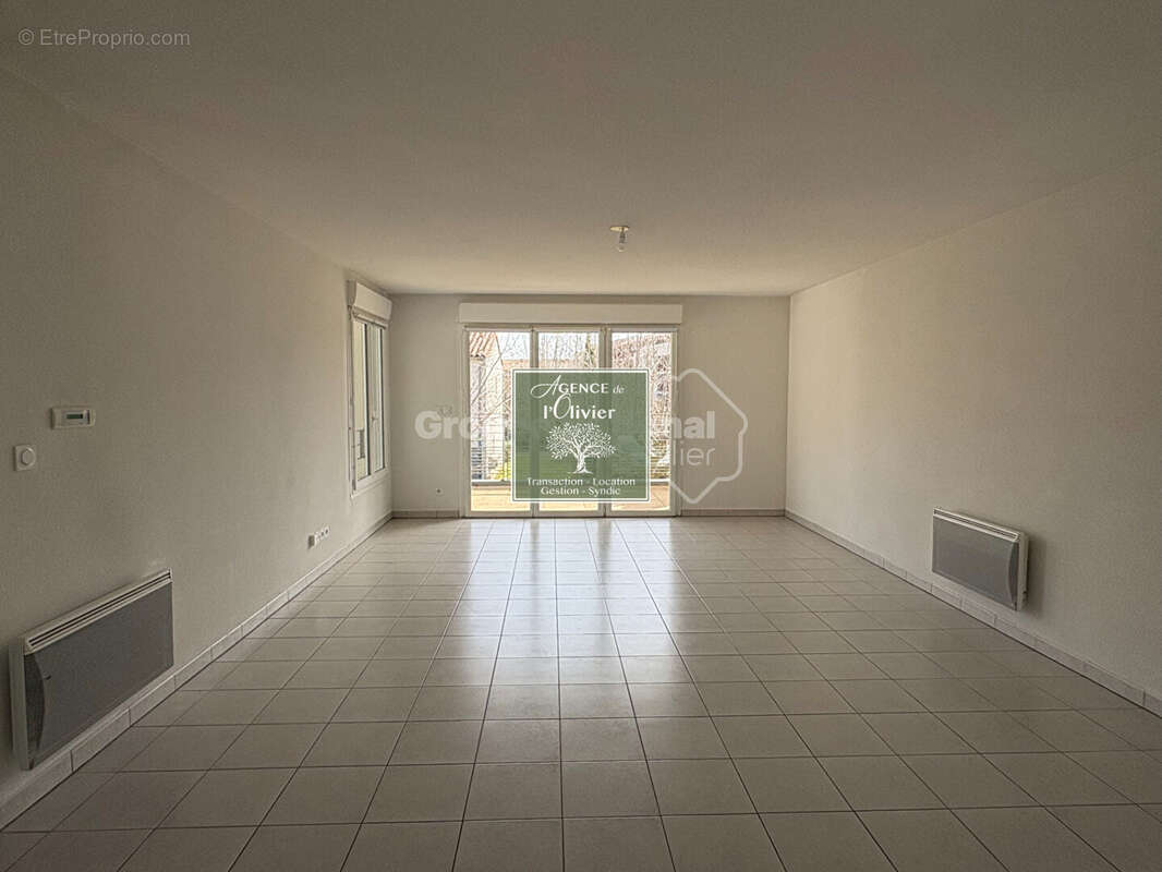 Appartement à SAINT-MARTIN-DE-CRAU