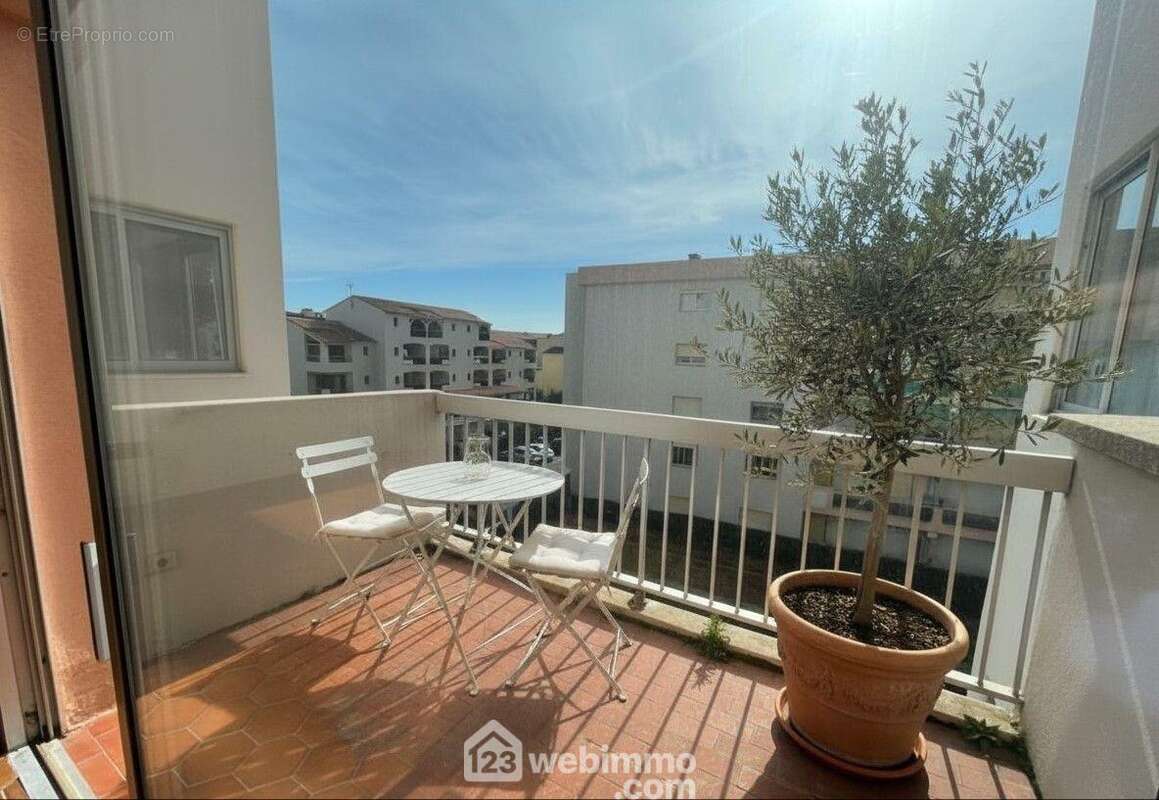 Terrasse exposée sud, lumineuse et au calme, mer et centre à pied. - Appartement à SAINTE-MAXIME
