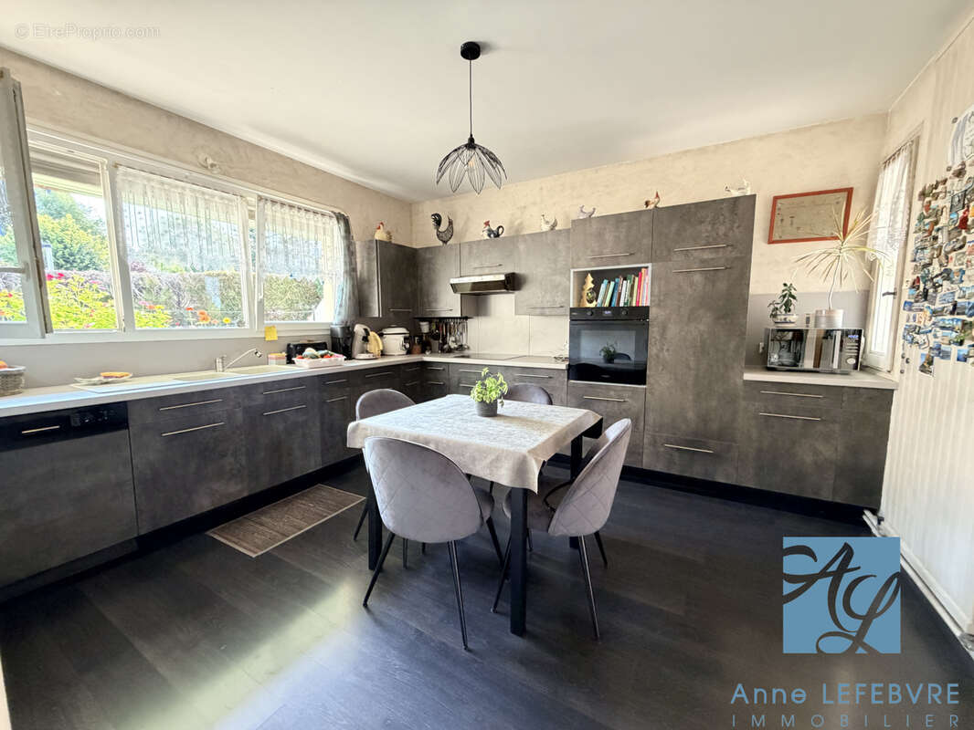 Exclusivité ! maison de 6 pièces avec garage et jardin - photo 14