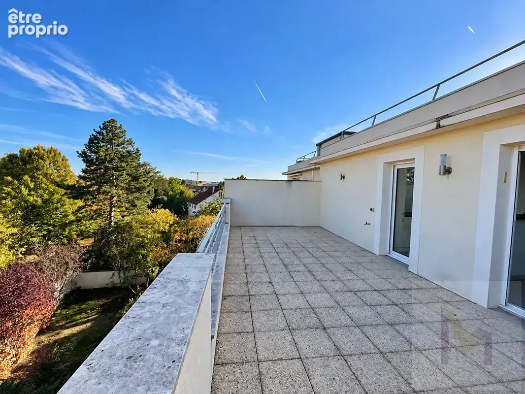 Appartement 3 pièces - Dernier étage avec terrasse de 34 m² - Proche RER A - photo 3