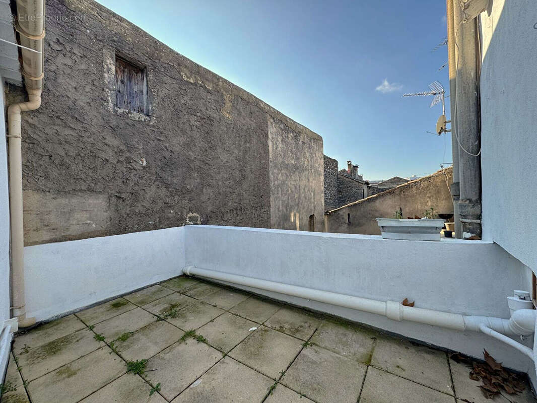 Immeuble Bagnols sur Cèze - 9 pièces - 178 m² - photo 9