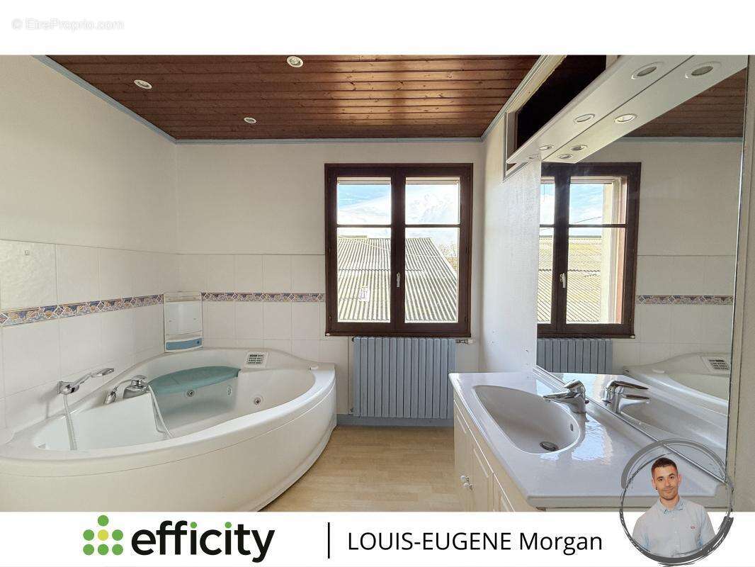 Maison à LA CHAPELLE-BATON