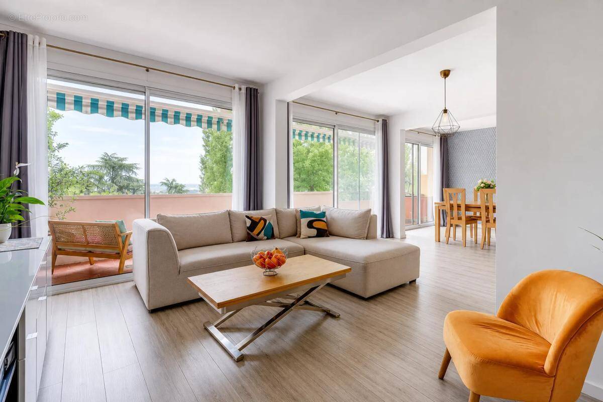 Appartement à SAINTE-FOY-LES-LYON