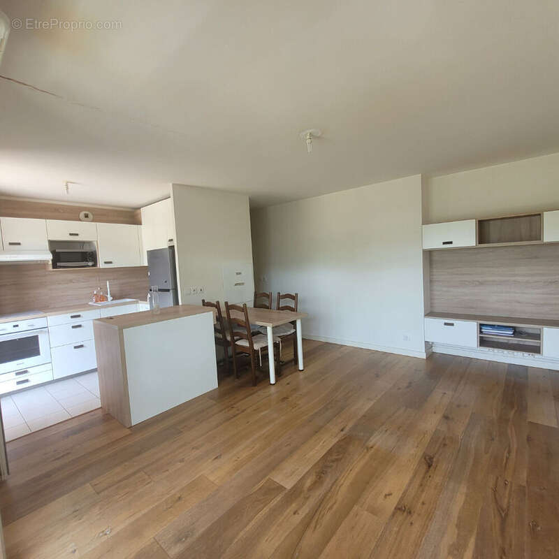 Appartement à LES ULIS