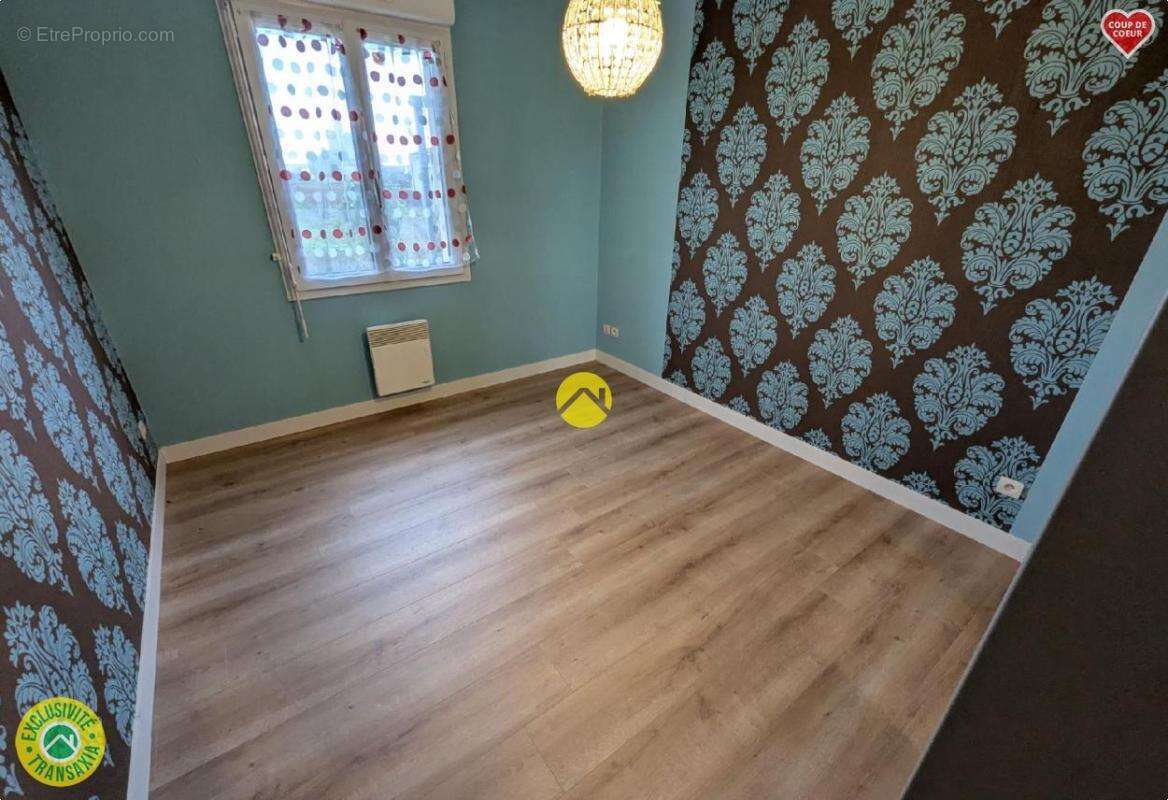 Maison à MOULINS-SUR-YEVRE