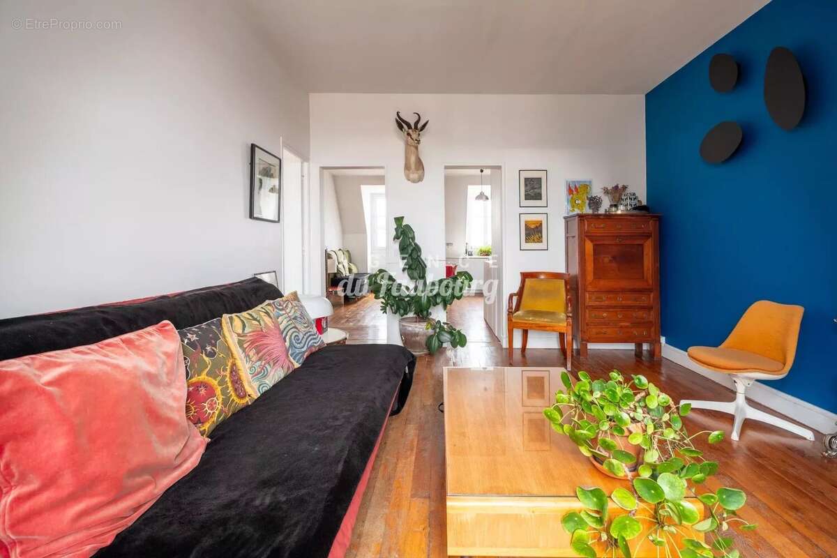 Appartement à PARIS-10E
