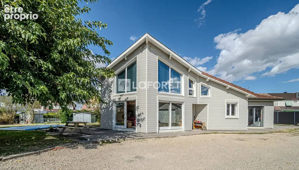 Maison à PERONNAS