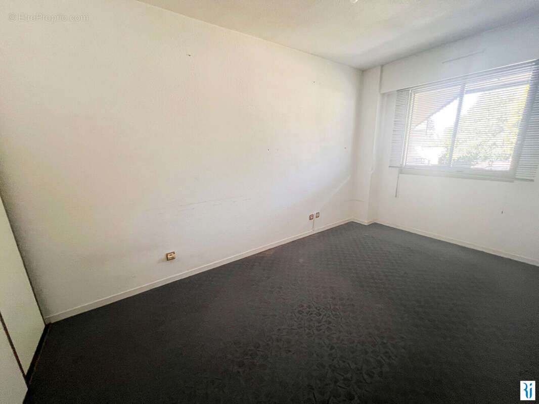 Appartement à MONT-SAINT-AIGNAN